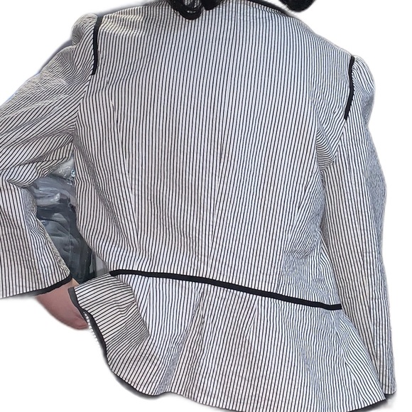 Classiques  Entier Pin Striped Contrast Blazer - Picture 3 of 7